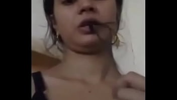 Bhabhi-having-sex-chat-on-phone-got-leaked