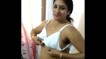 Indian-Bhabhi-is-just-awesome
