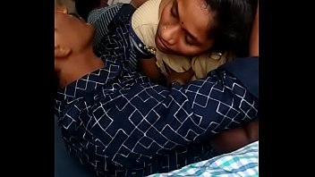 Indian-Train-hot-video-couple
