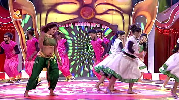 Malayalam-television-actress-super-hot-dance-show