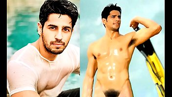 Nude-Sidharth-malhotra-Student-of-the-year