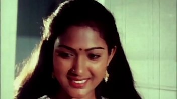 Telugu-Hot-Actress-Hema-aunty-Romance-in-night-dress-earlydays