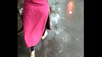 Typical-Indian-Bhabhi-trying-expose-her-Curvy-Ass-in-Public